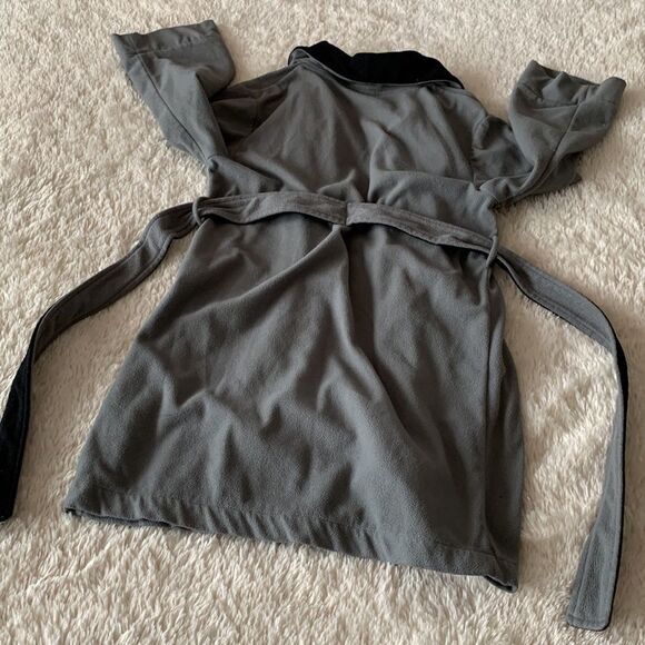Youth Grey Robe size: Medium 8-10 - Picture 5 of 10